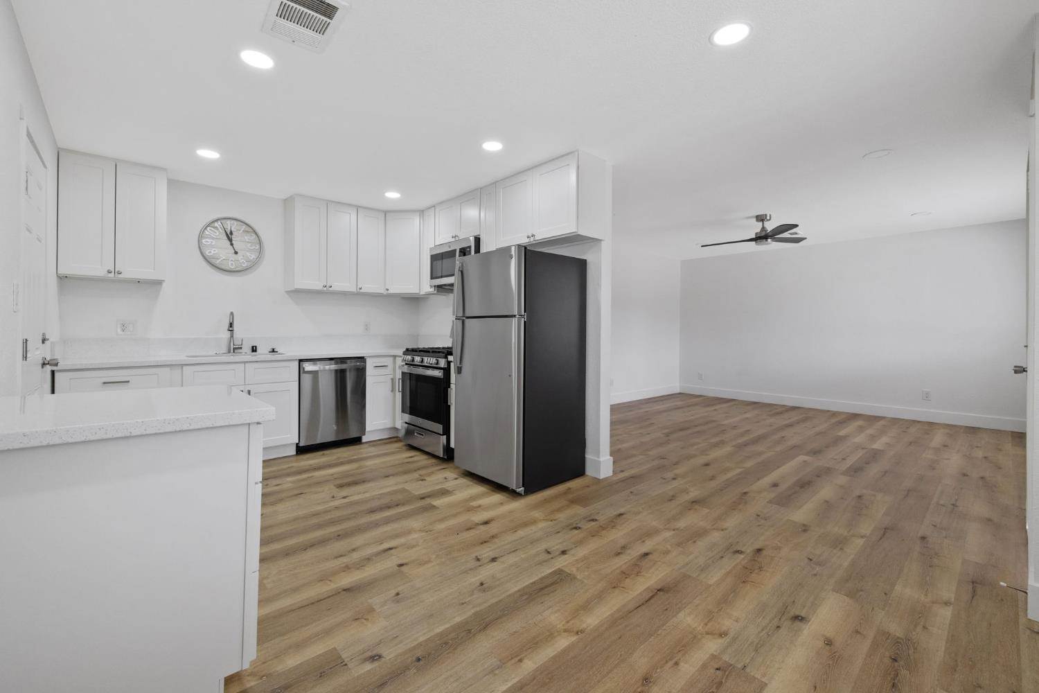 4222 West Victor Avenue, Visalia, CA 93277
