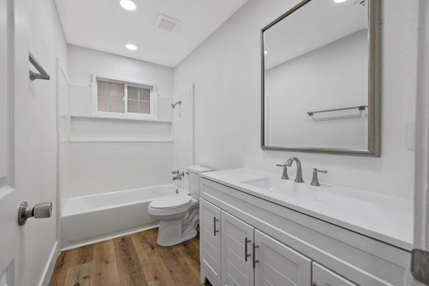4222 West Victor Avenue, Visalia, CA 93277