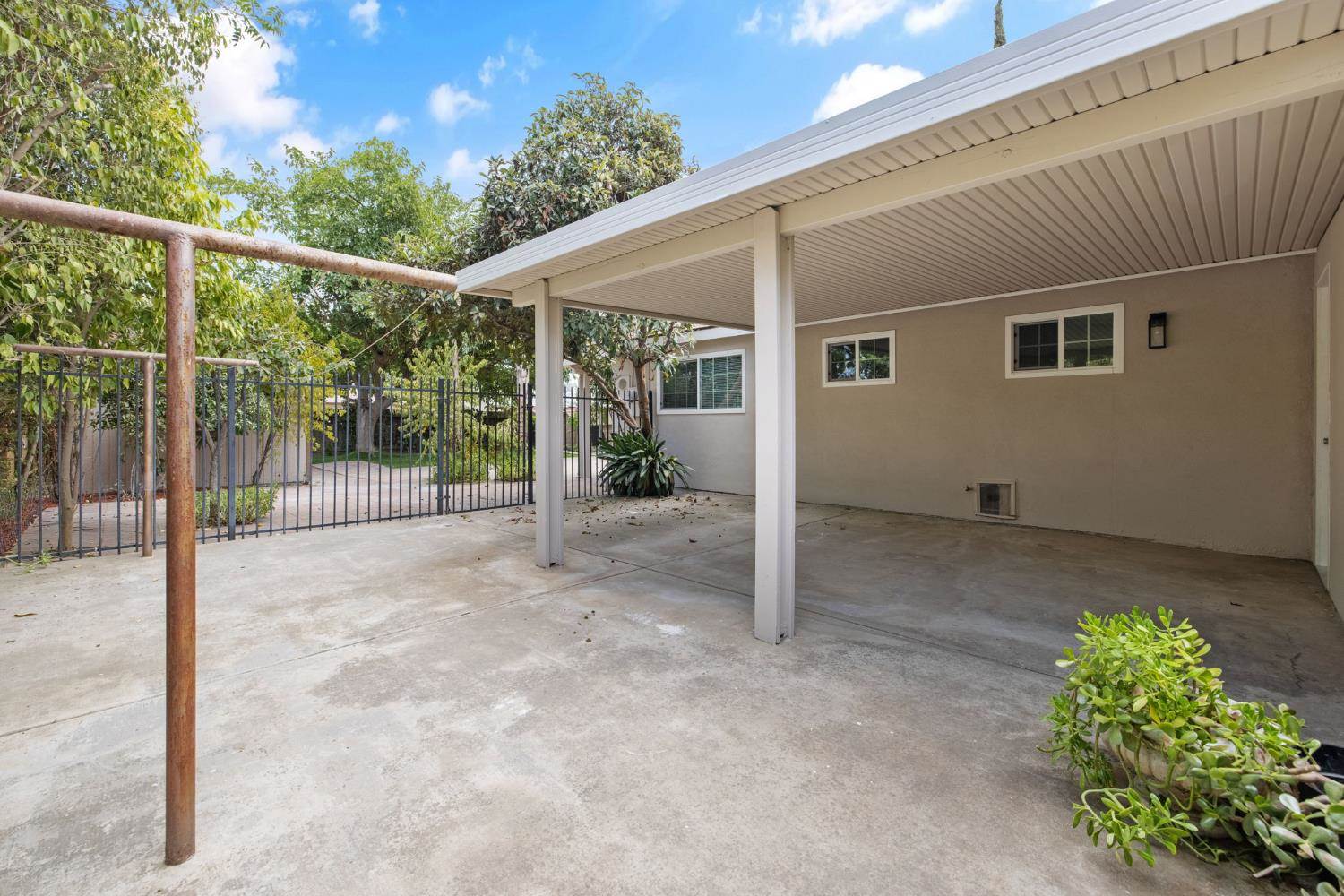 4222 West Victor Avenue, Visalia, CA 93277