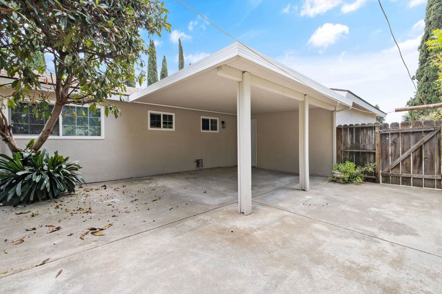 4222 West Victor Avenue, Visalia, CA 93277
