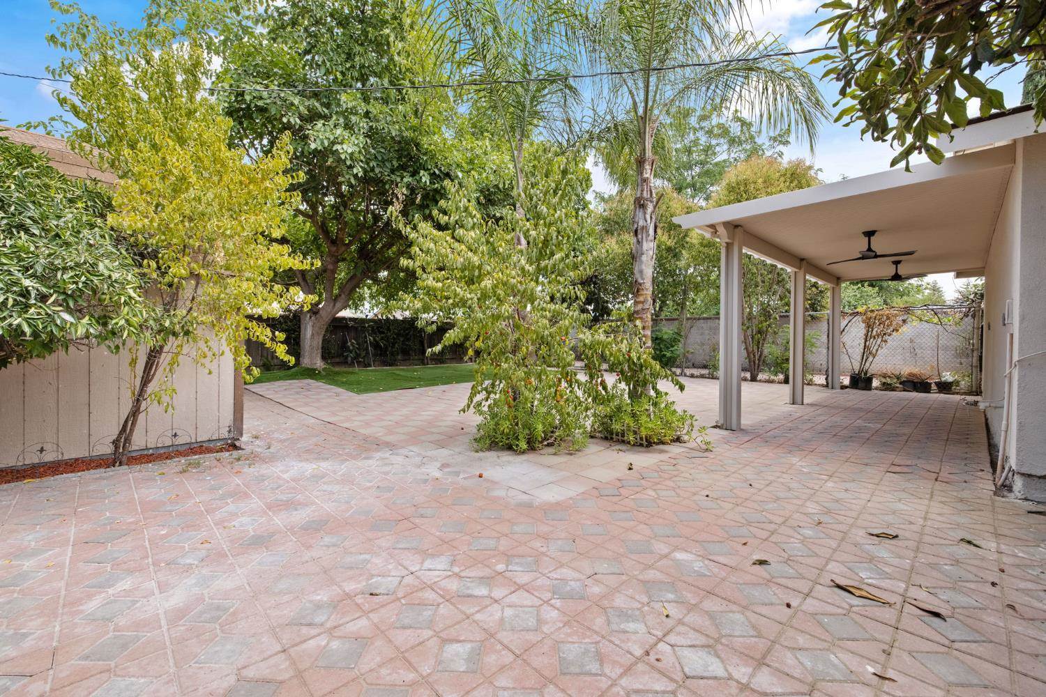 4222 West Victor Avenue, Visalia, CA 93277