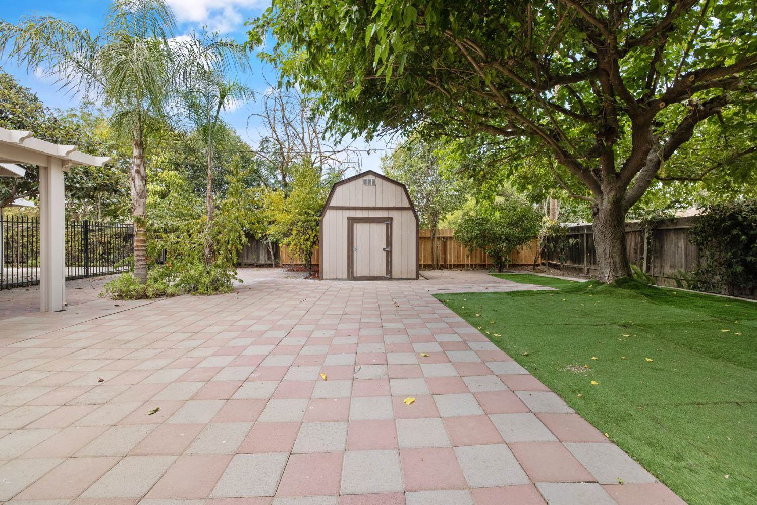 4222 West Victor Avenue, Visalia, CA 93277