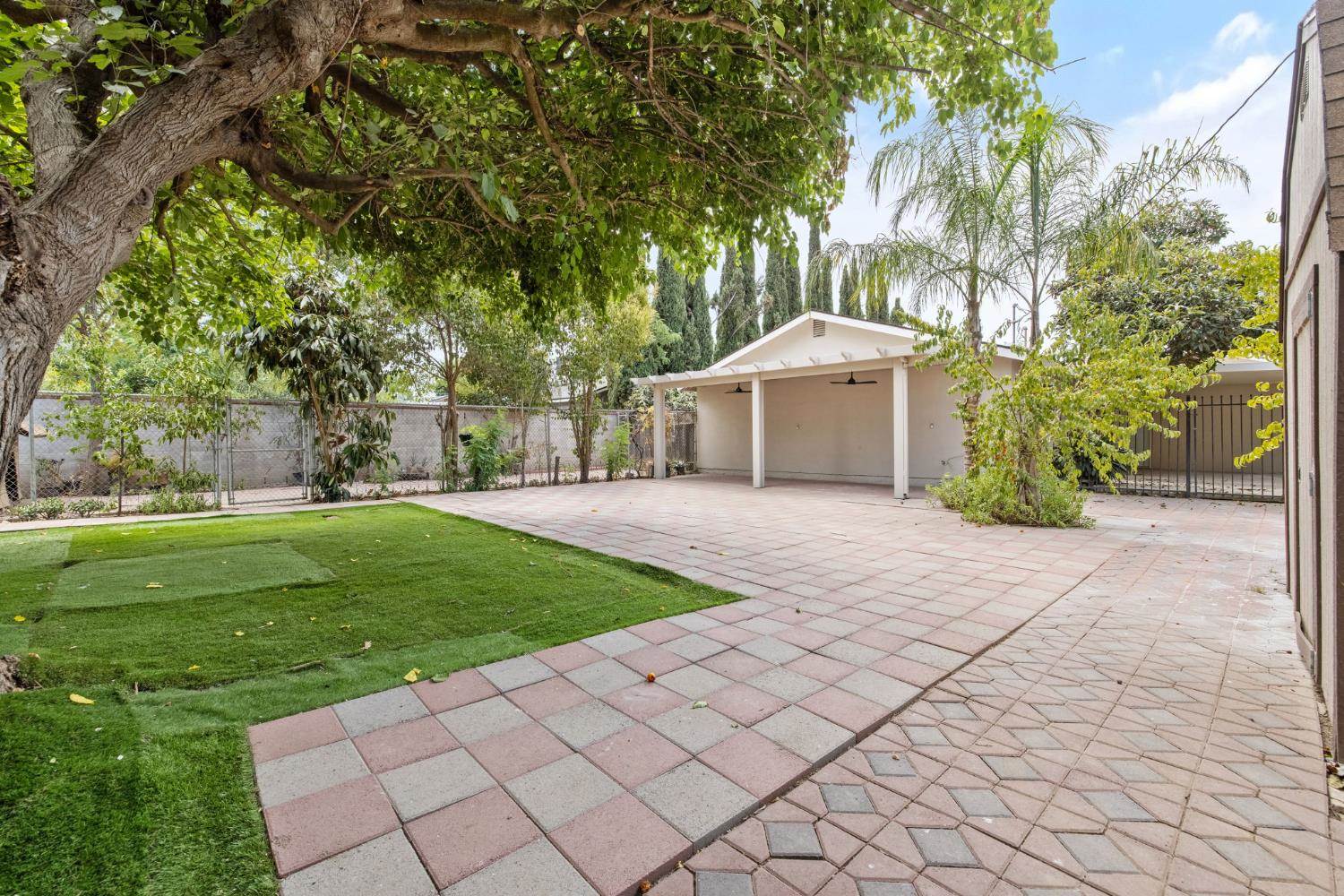 4222 West Victor Avenue, Visalia, CA 93277