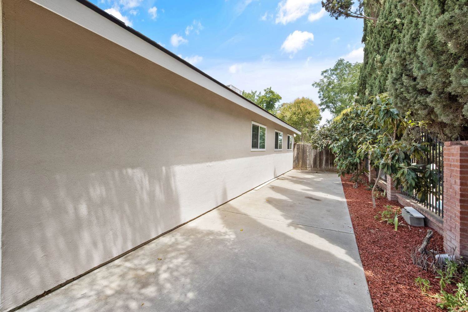 4222 West Victor Avenue, Visalia, CA 93277
