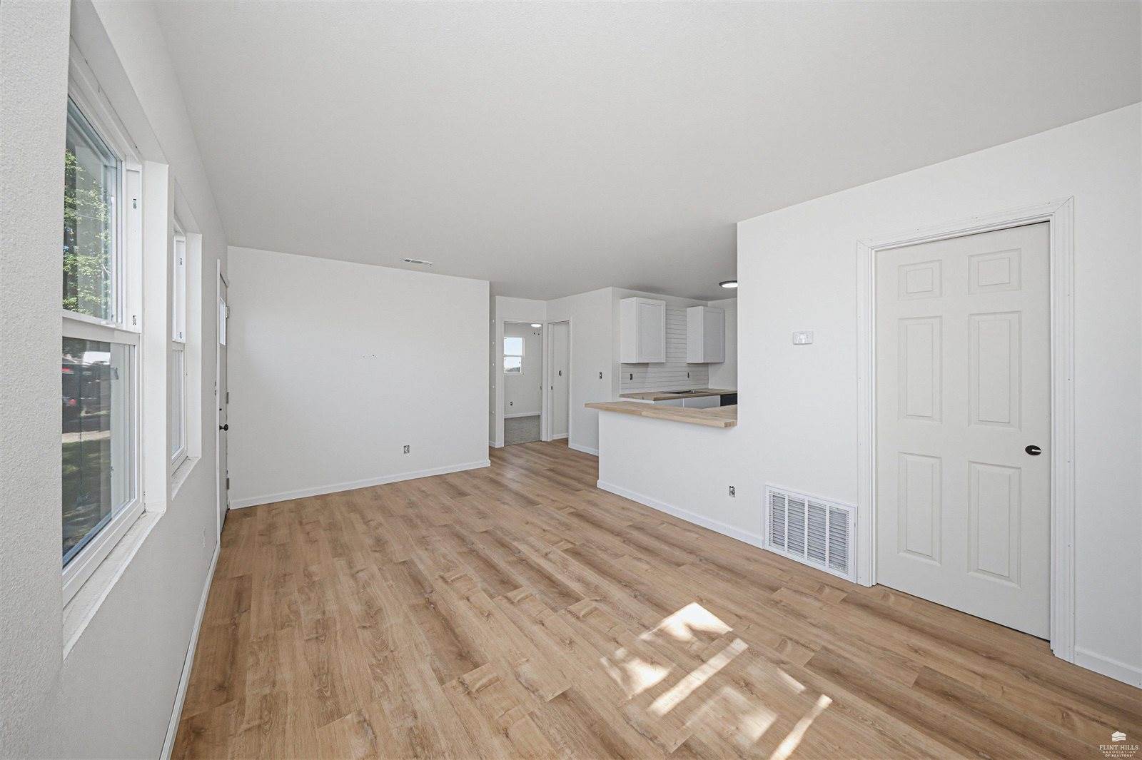 212 East 17th Street, Junction City, KS 66441