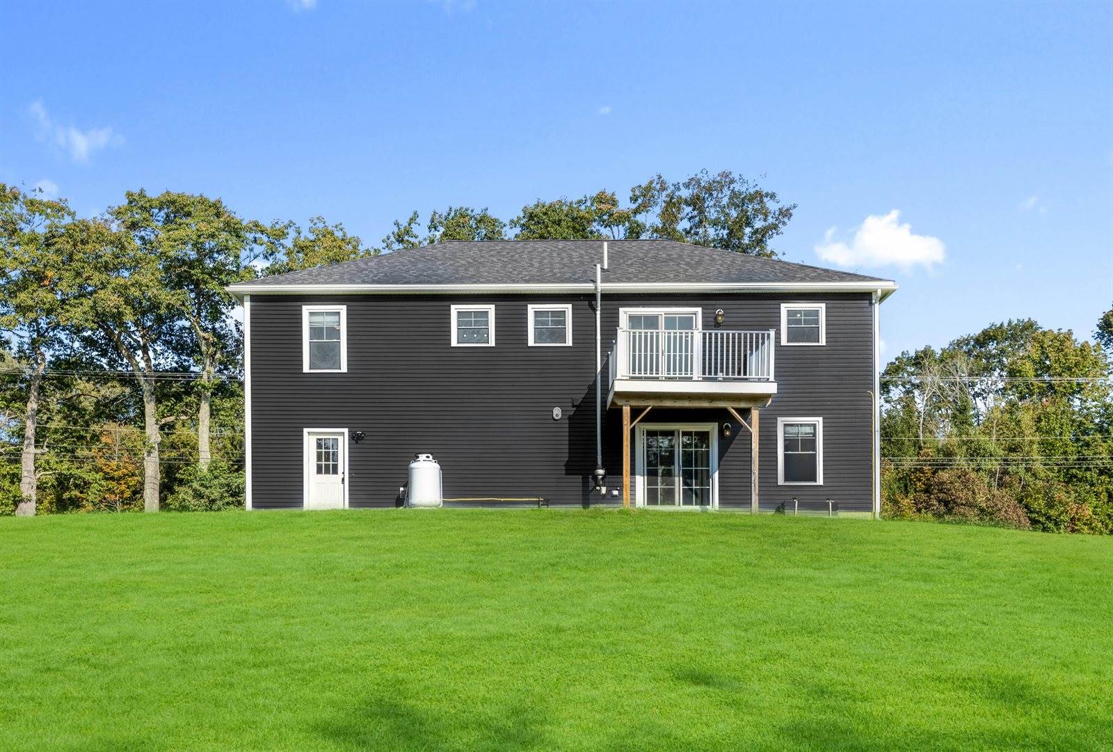 1197 Western Avenue, Hampden, ME 04444
