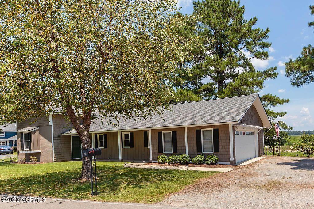 647 Castleberry Court, Vass, NC 28394