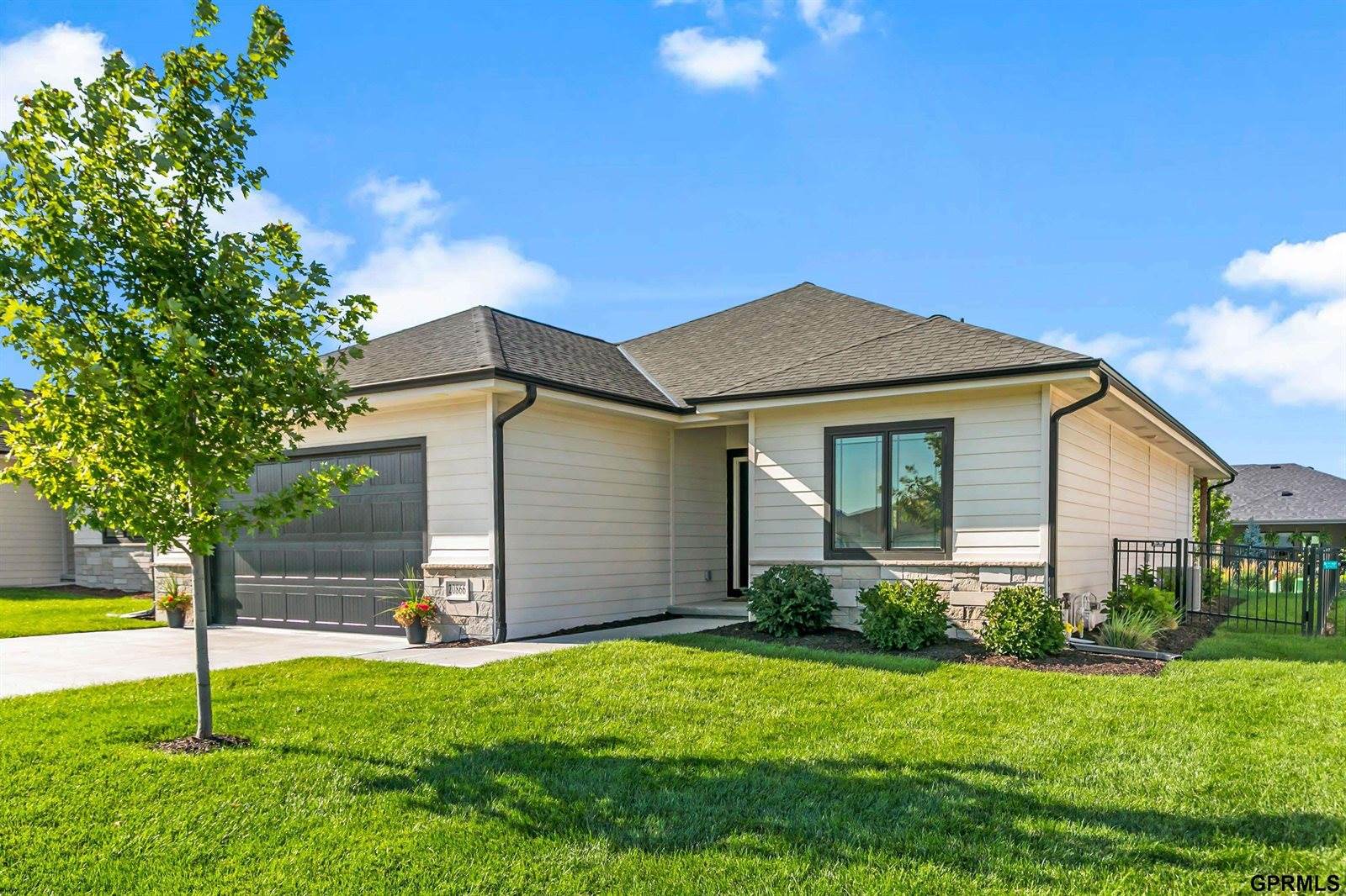 20866 Ellison Avenue, Elkhorn, NE 68022