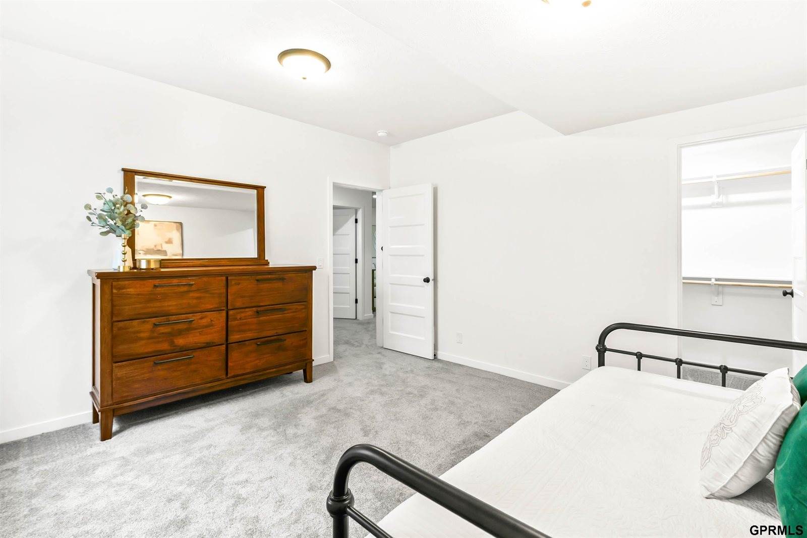 20866 Ellison Avenue, Elkhorn, NE 68022