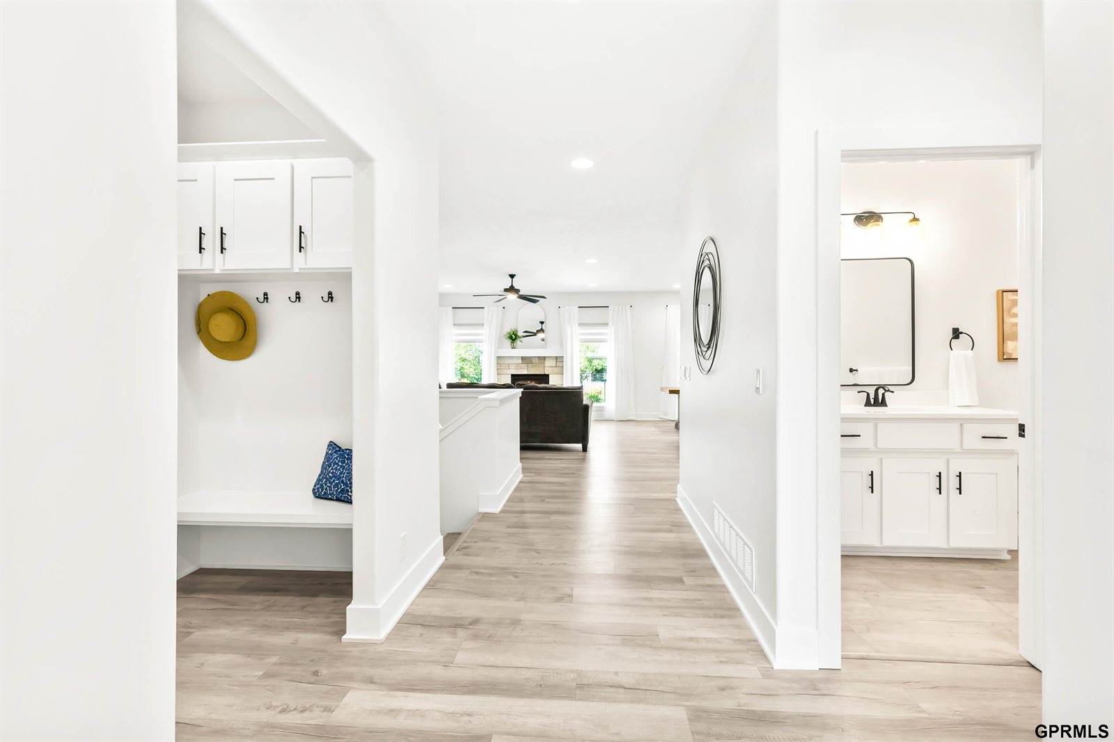 20866 Ellison Avenue, Elkhorn, NE 68022