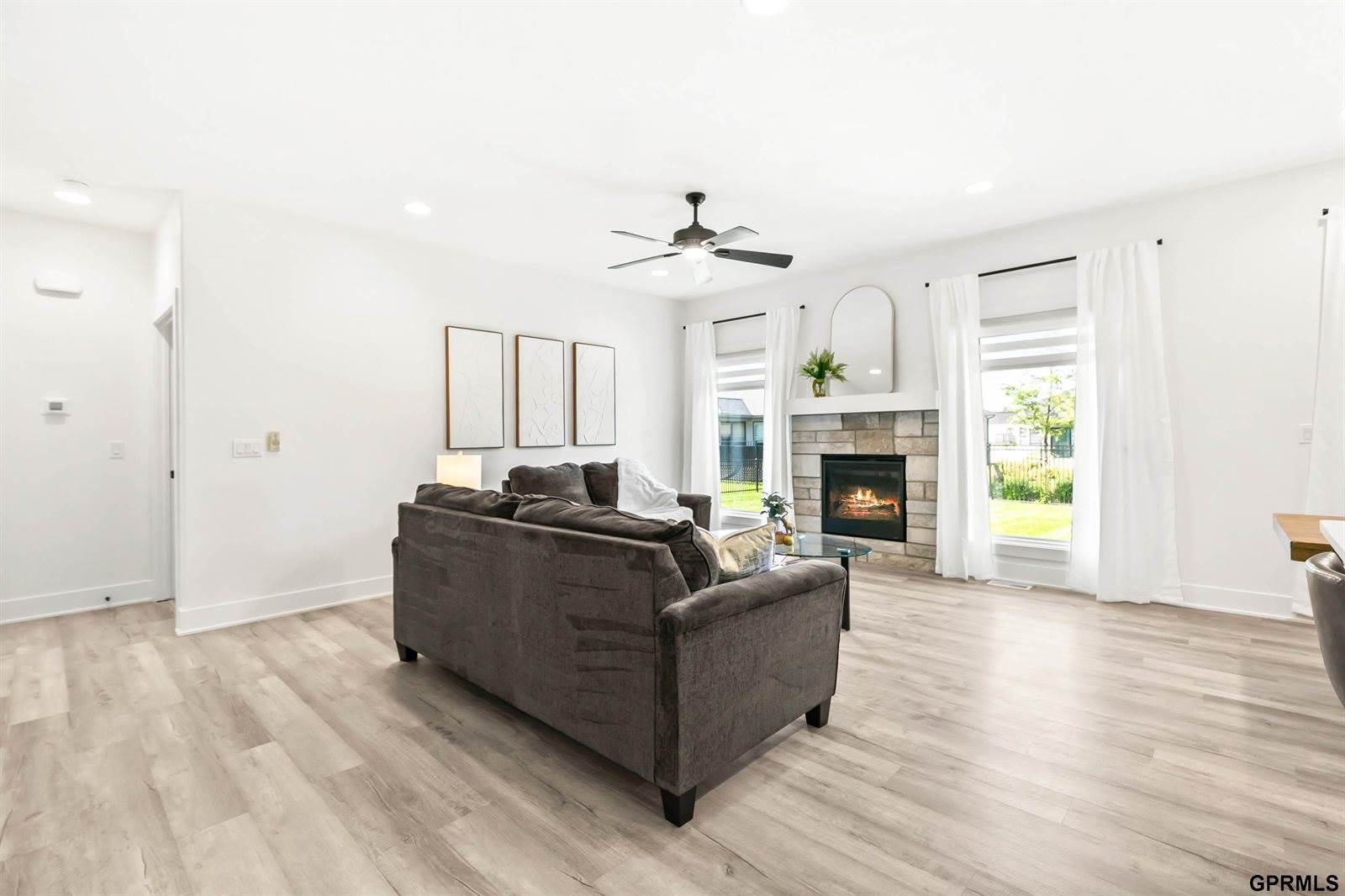 20866 Ellison Avenue, Elkhorn, NE 68022