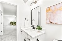 20866 Ellison Avenue, Elkhorn, NE 68022