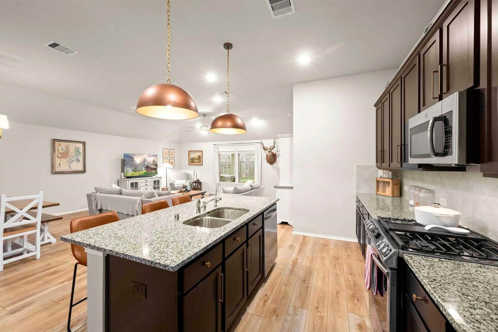 326 Jewett Meadow Drive, Magnolia, TX 77354