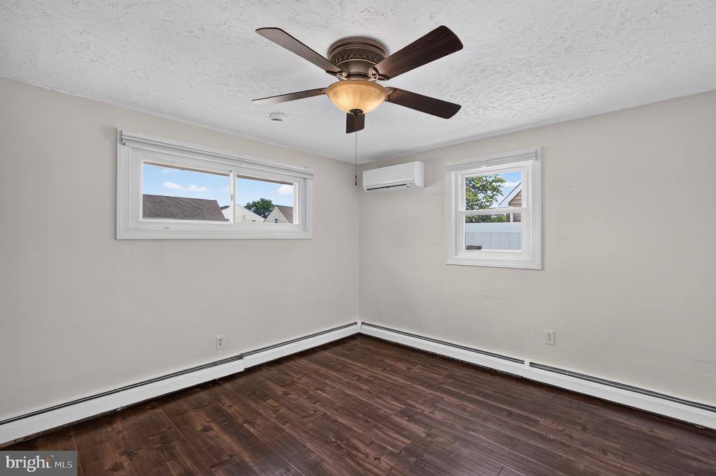809 Quince Lane, Secane, PA 19018