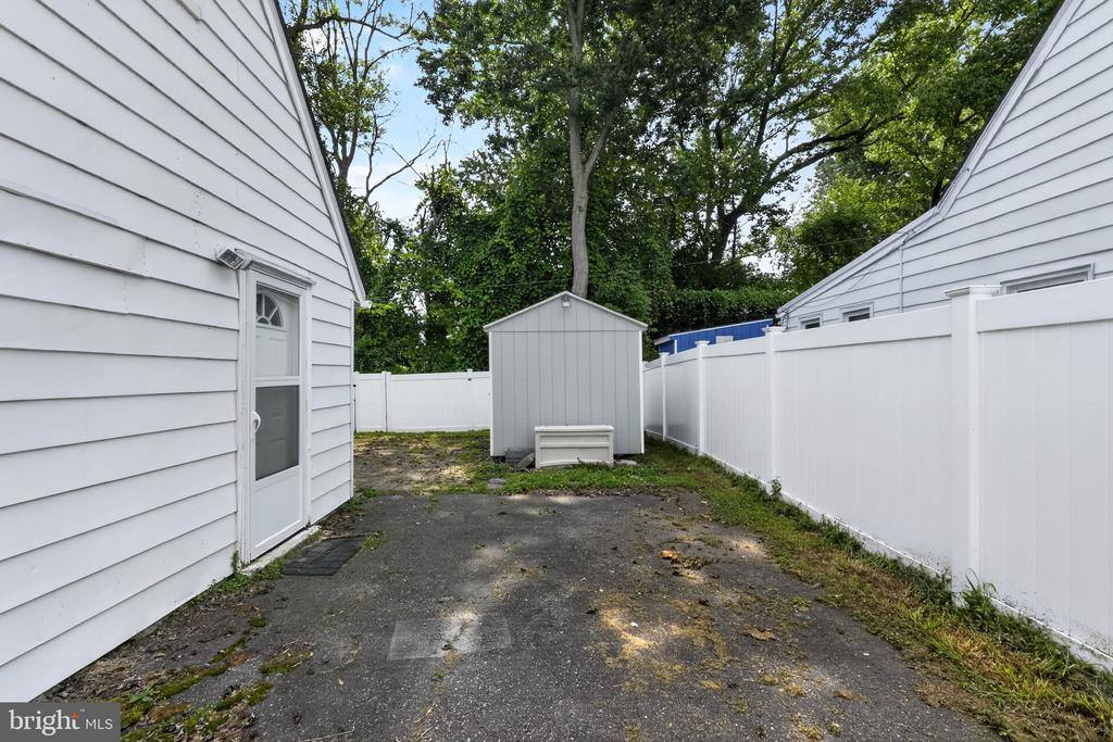 809 Quince Lane, Secane, PA 19018
