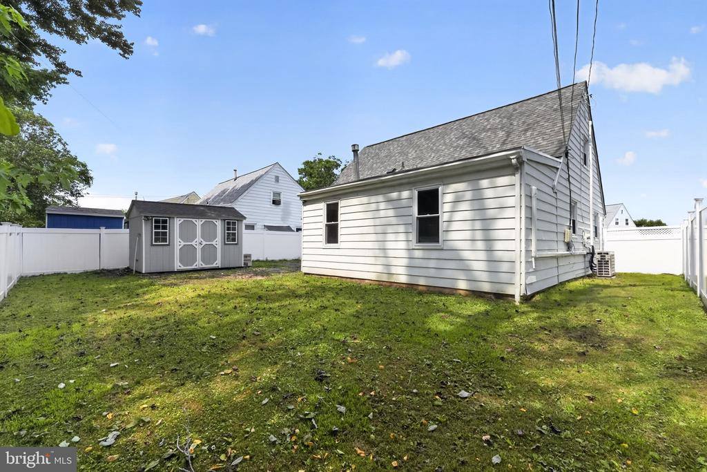 809 Quince Lane, Secane, PA 19018