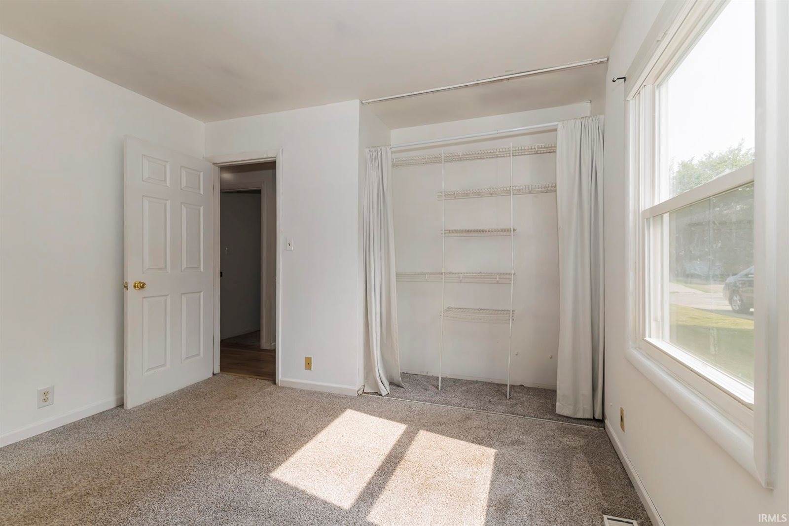 1709 W Glenn Ellyn Drive, Muncie, IN 47304
