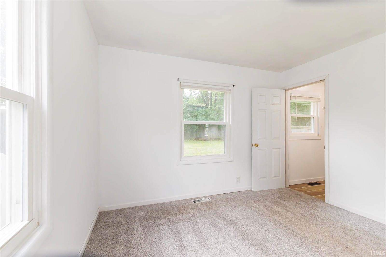 1709 W Glenn Ellyn Drive, Muncie, IN 47304