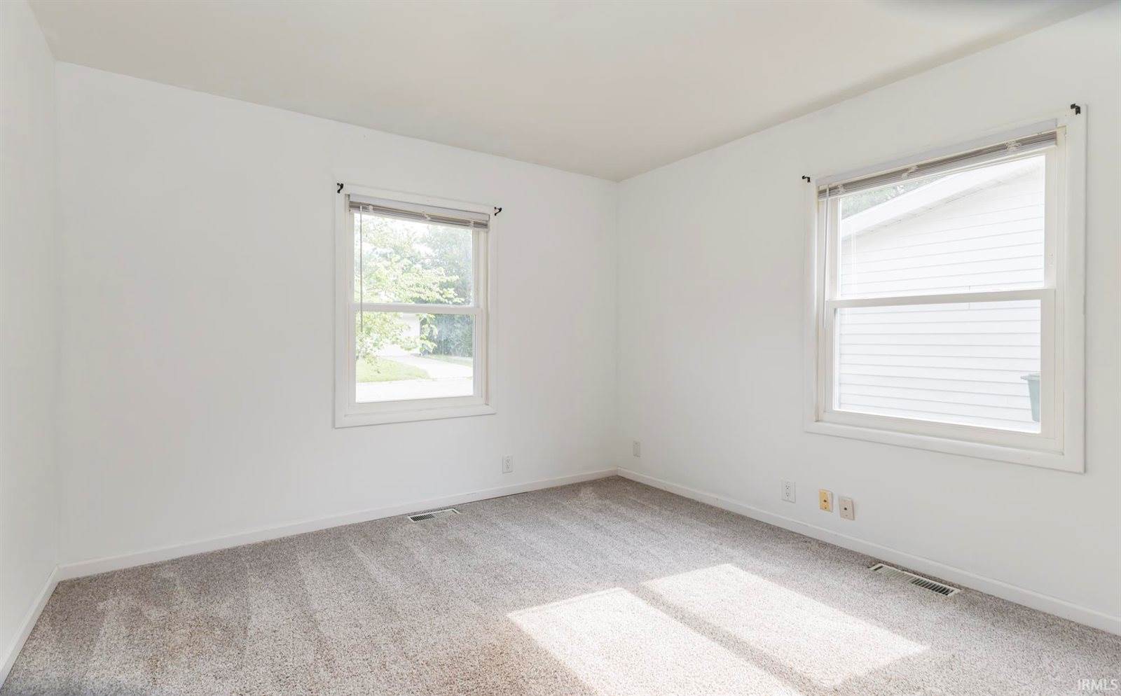 1709 W Glenn Ellyn Drive, Muncie, IN 47304