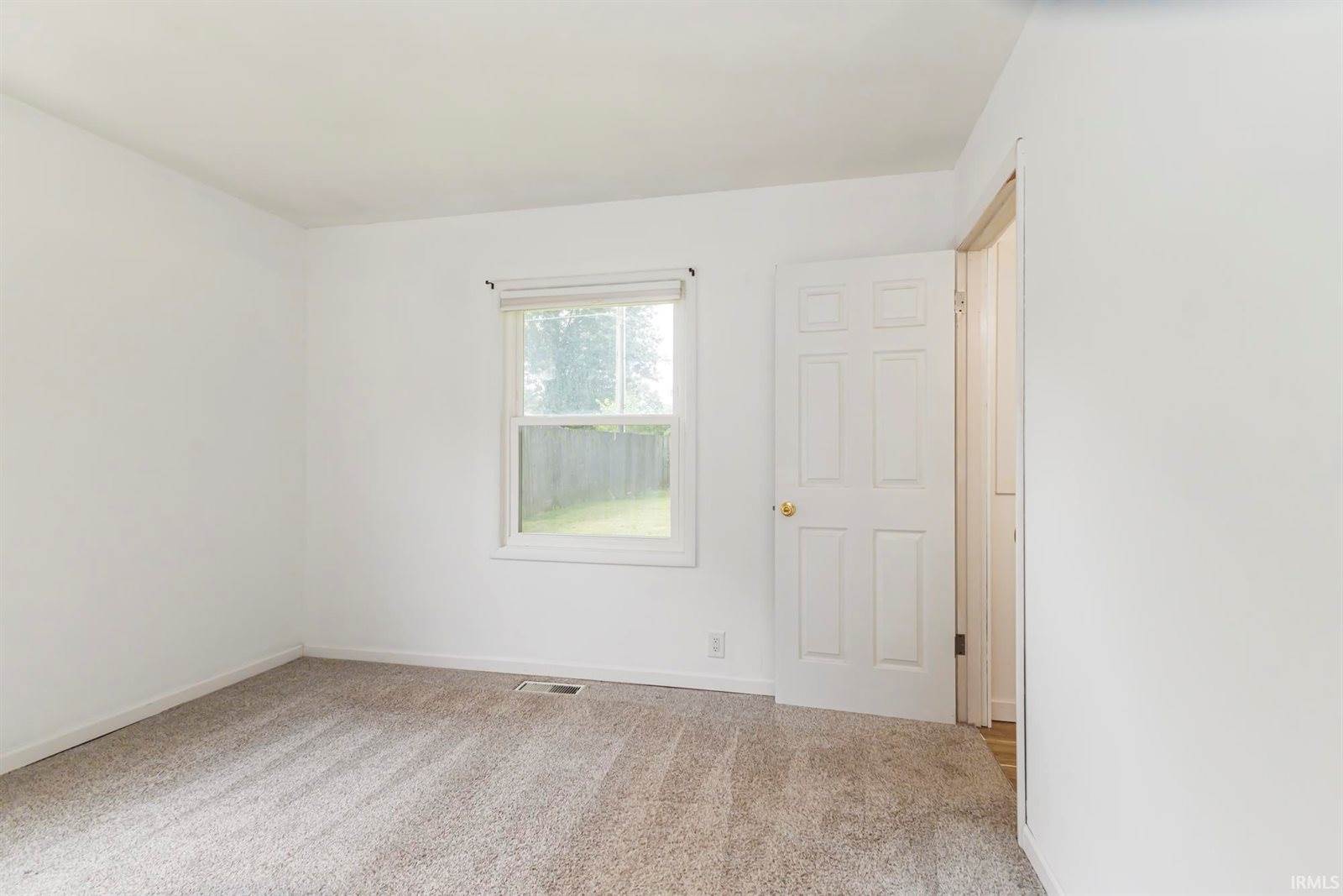1709 W Glenn Ellyn Drive, Muncie, IN 47304