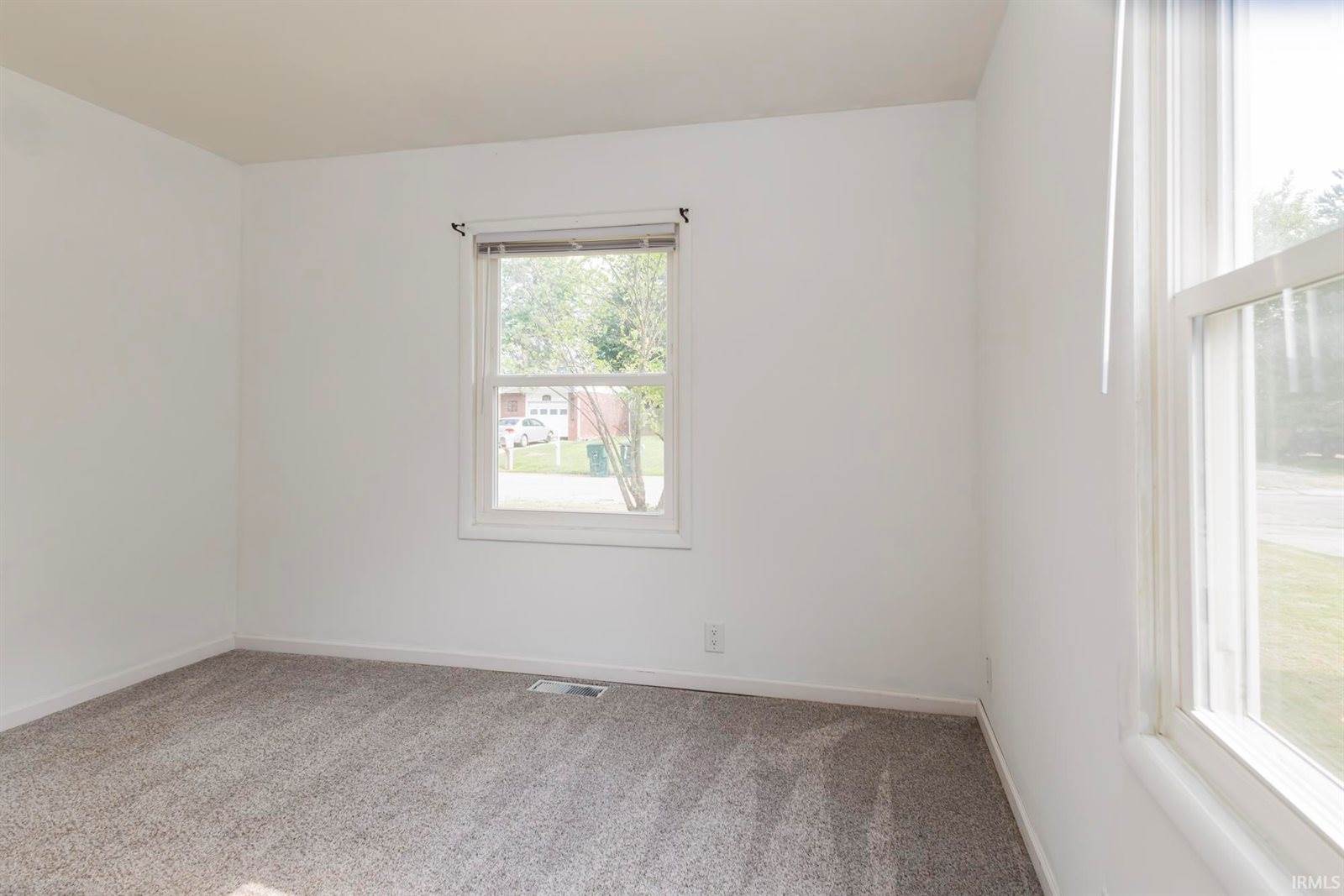 1709 W Glenn Ellyn Drive, Muncie, IN 47304