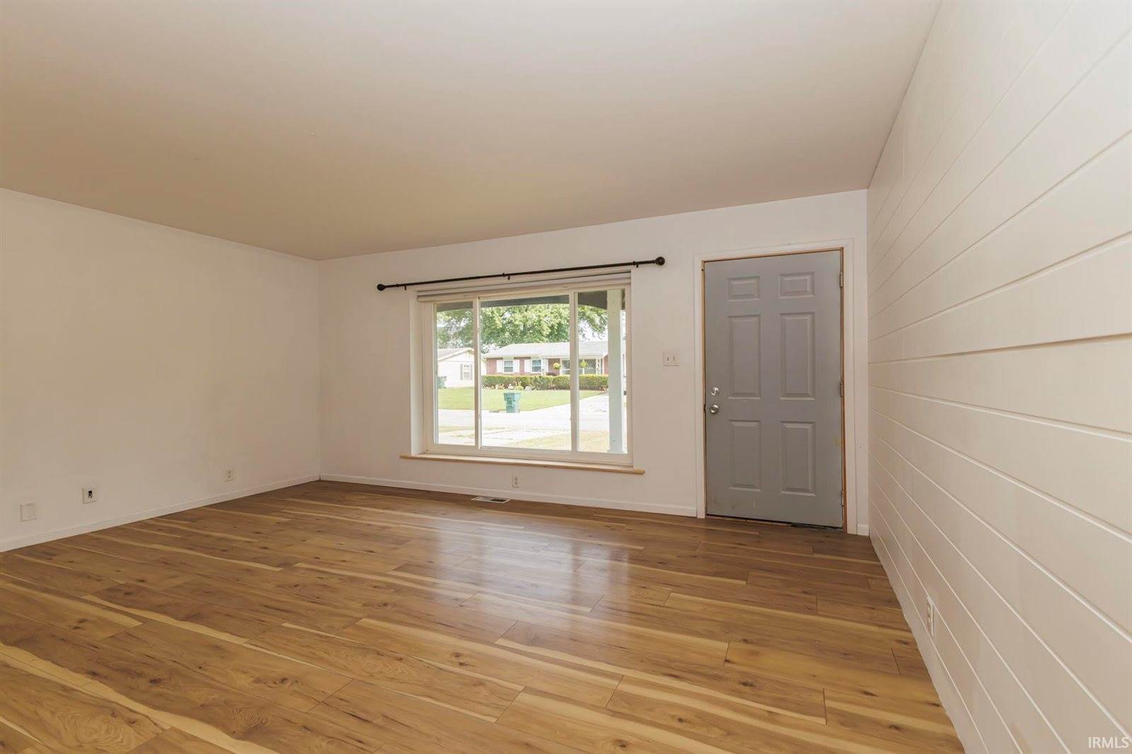 1709 W Glenn Ellyn Drive, Muncie, IN 47304