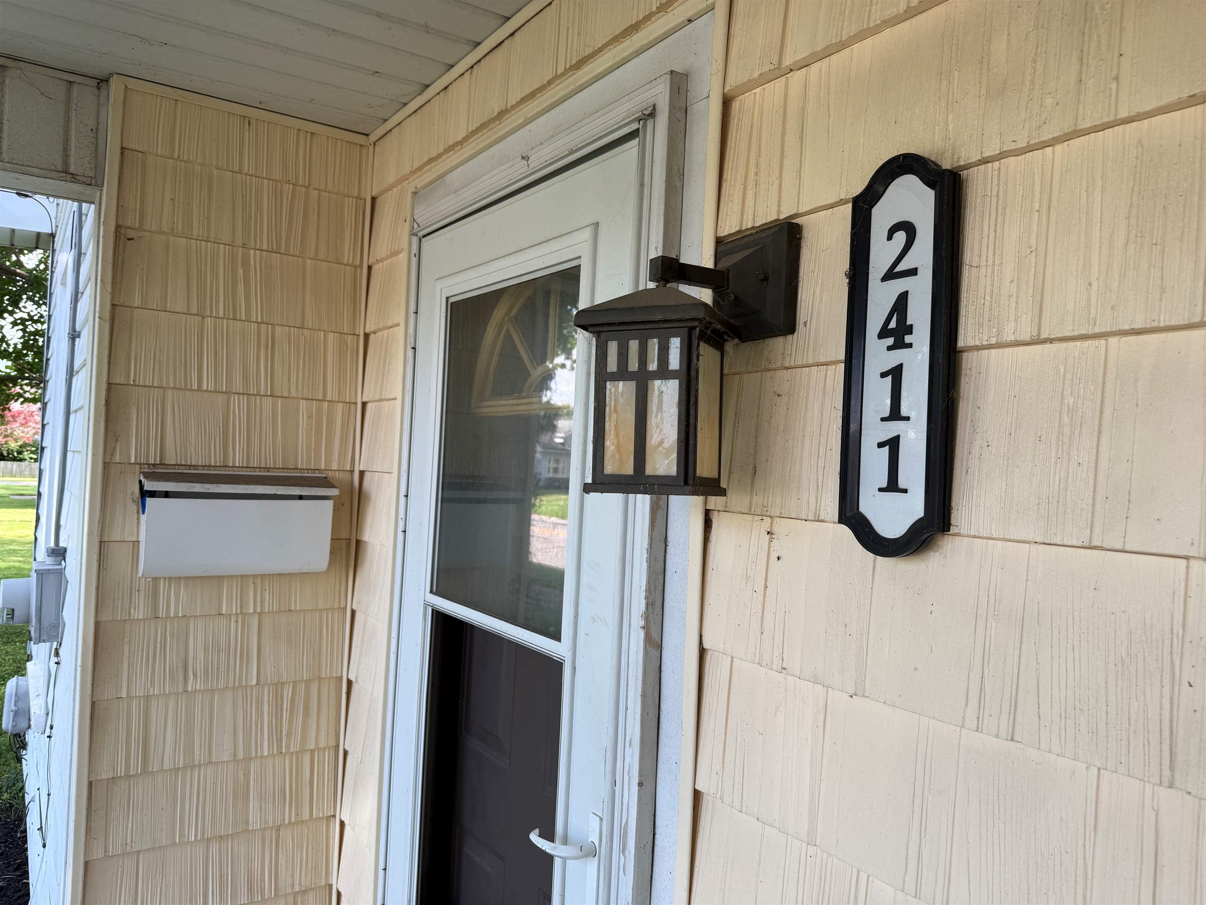 2411 S Broadway, Yorktown, IN 47396