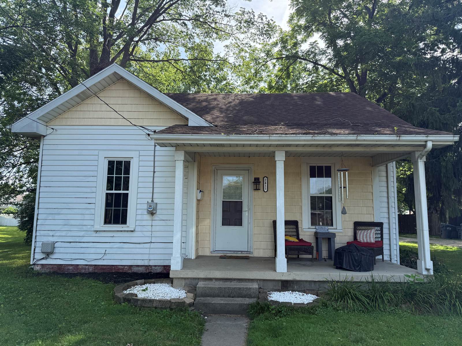 2411 S Broadway, Yorktown, IN 47396