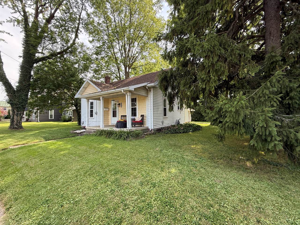 2411 S Broadway, Yorktown, IN 47396