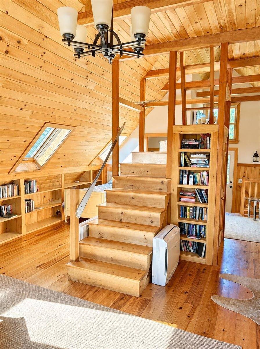 237 Harbor Road, Swans Island, ME 04685