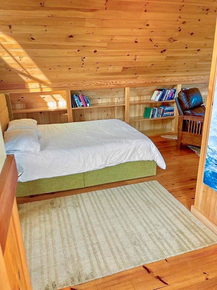 237 Harbor Road, Swans Island, ME 04685