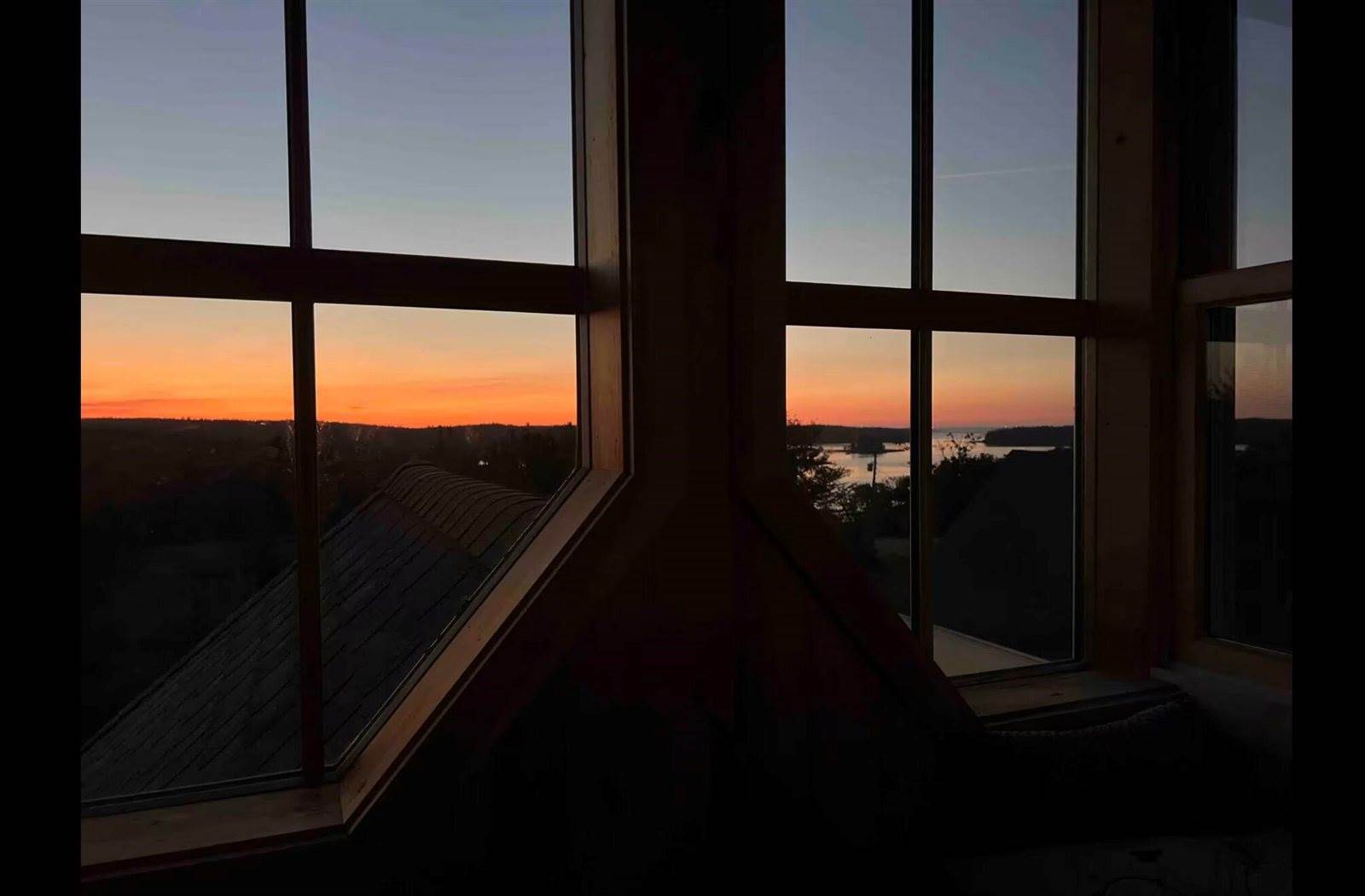 237 Harbor Road, Swans Island, ME 04685