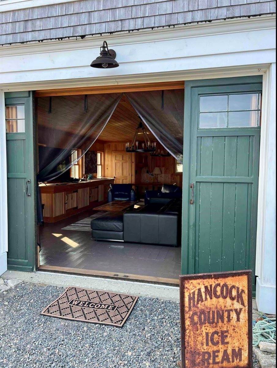 237 Harbor Road, Swans Island, ME 04685