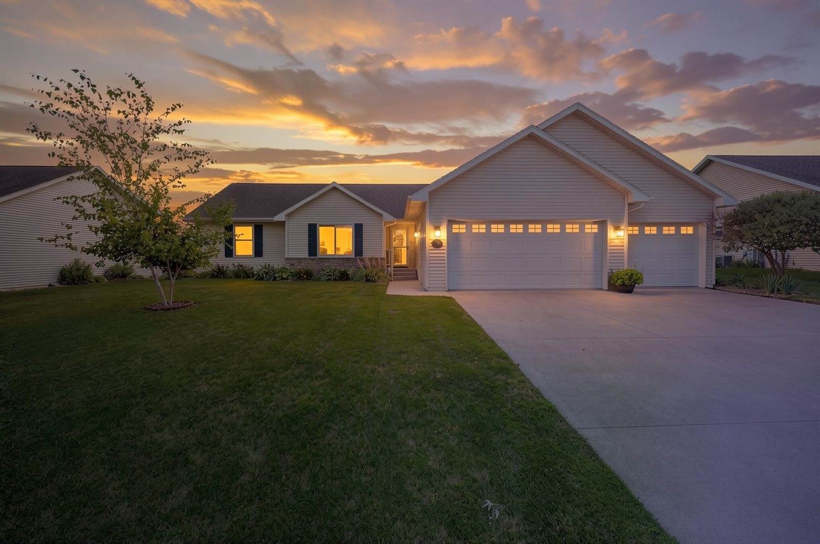 752 Killarny Trail, De Pere, WI 54115