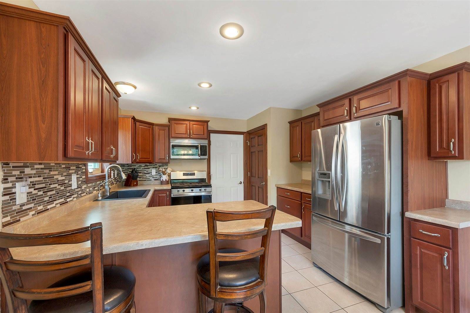 752 Killarny Trail, De Pere, WI 54115