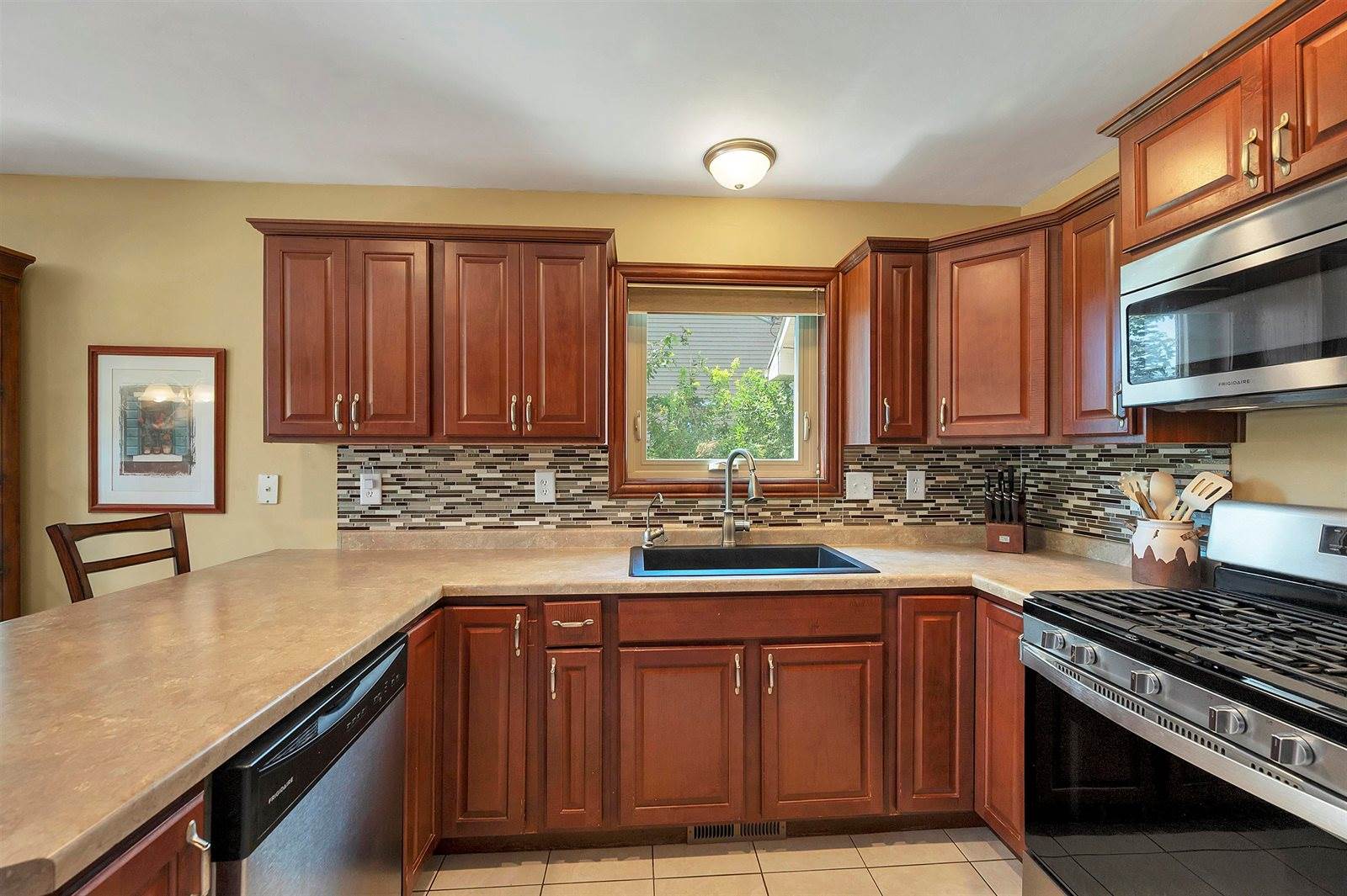 752 Killarny Trail, De Pere, WI 54115