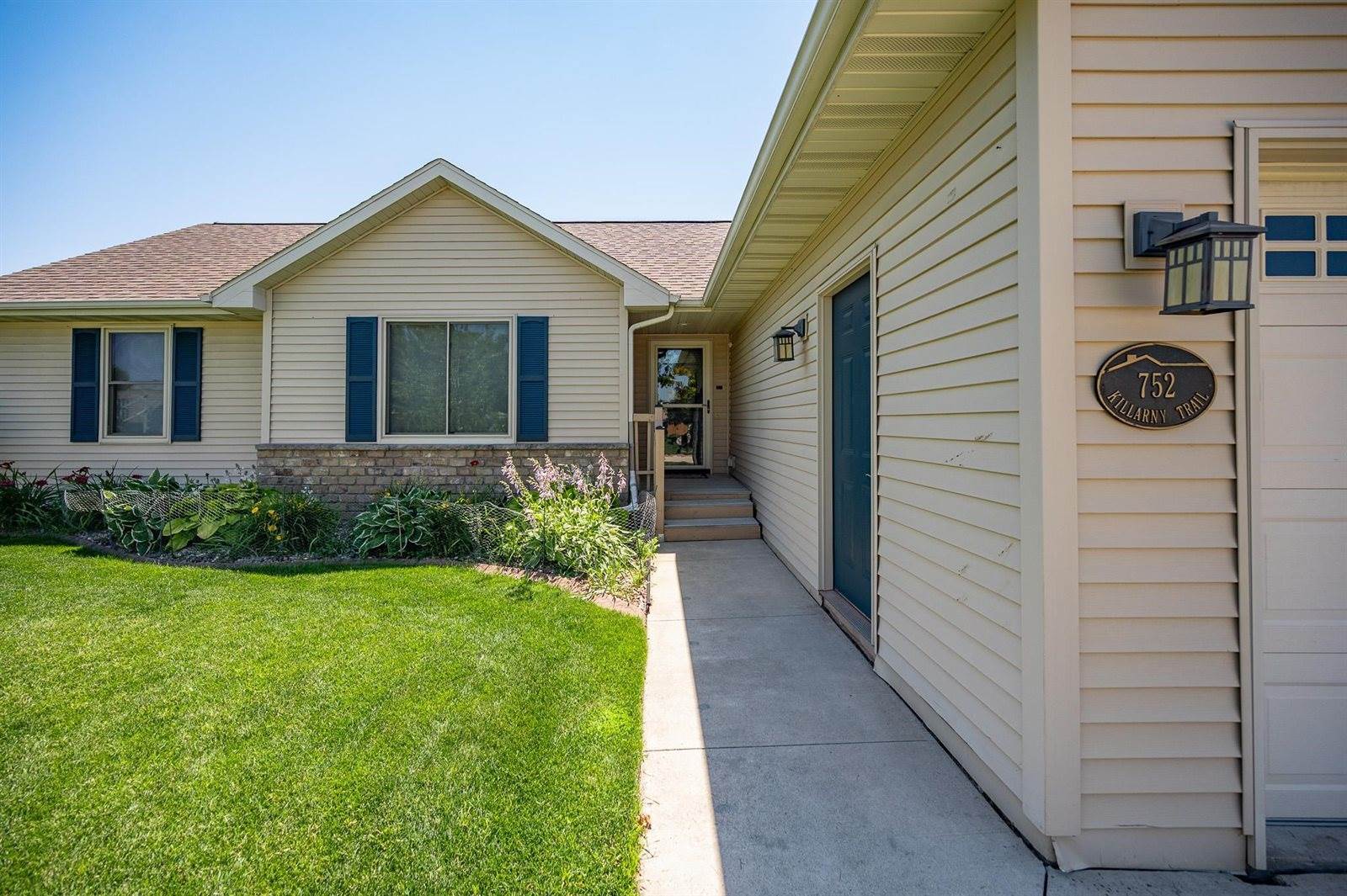 752 Killarny Trail, De Pere, WI 54115