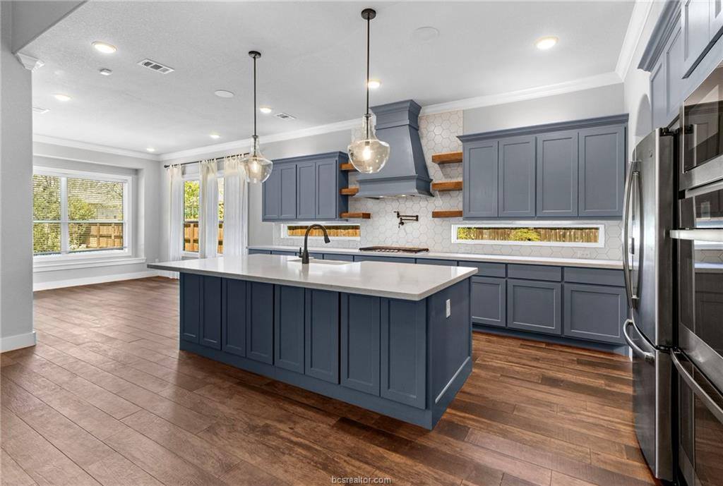 1931 Spanish Moss Drive, College Station, TX 77845