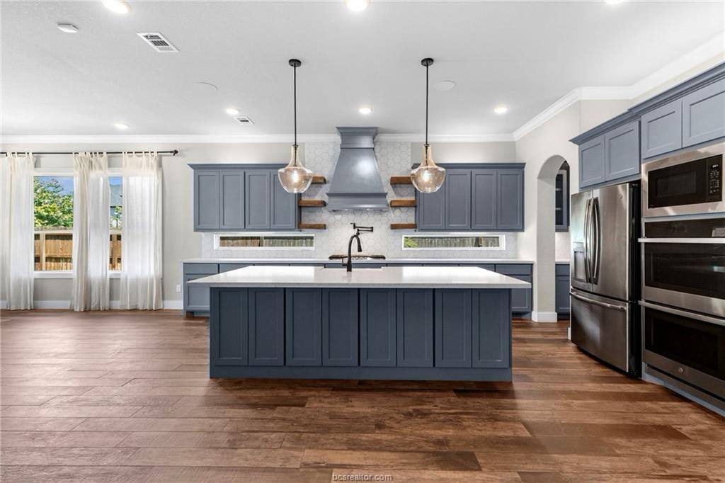 1931 Spanish Moss Drive, College Station, TX 77845