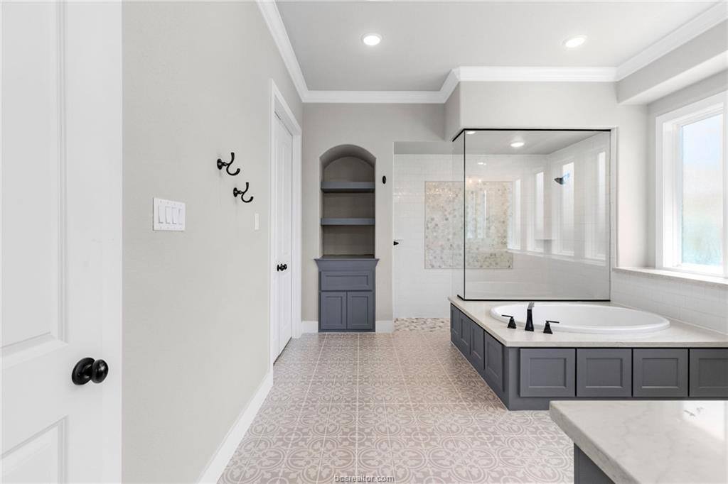 1931 Spanish Moss Drive, College Station, TX 77845