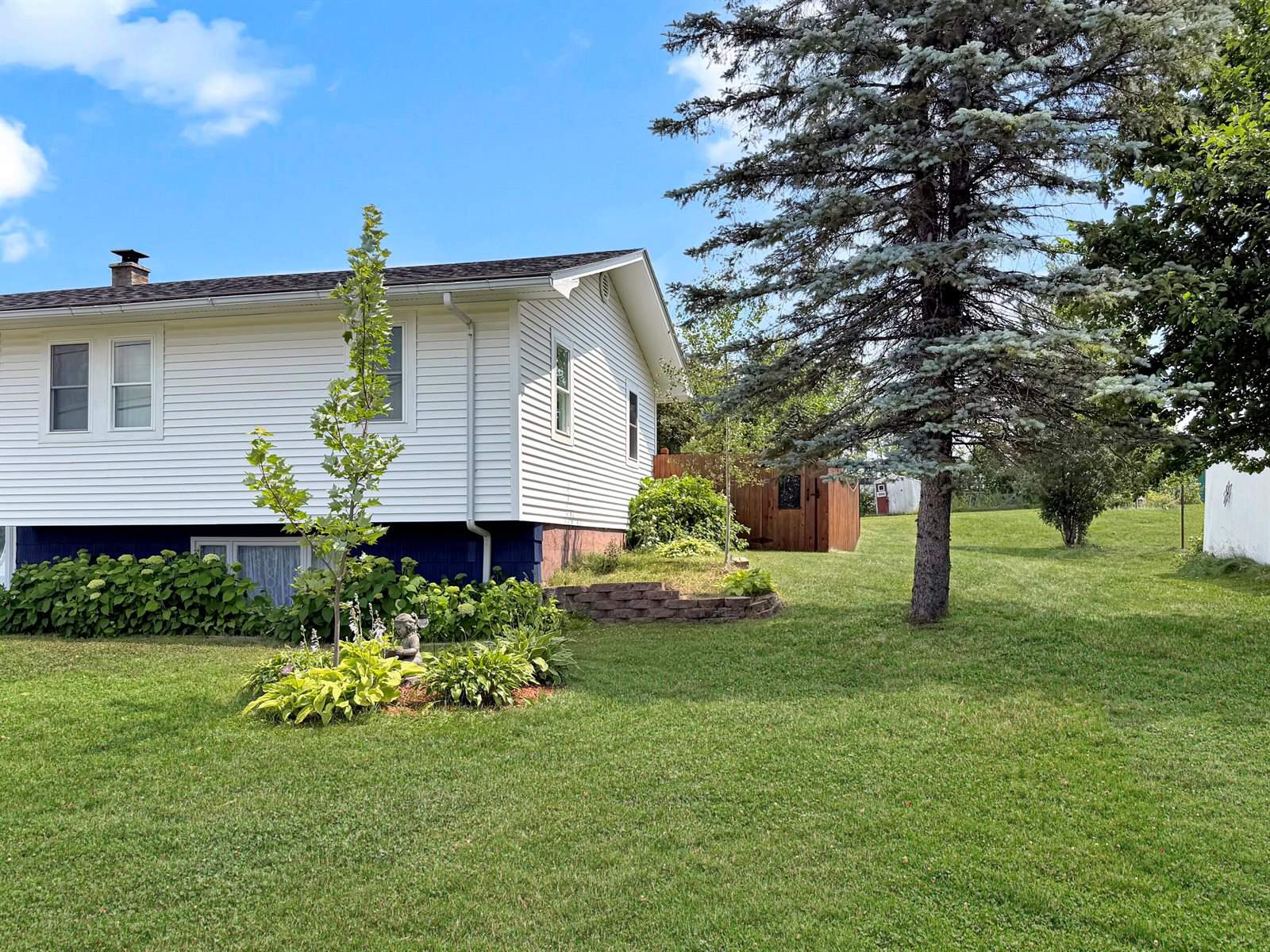 140 26th Avenue, Madawaska, ME 04756