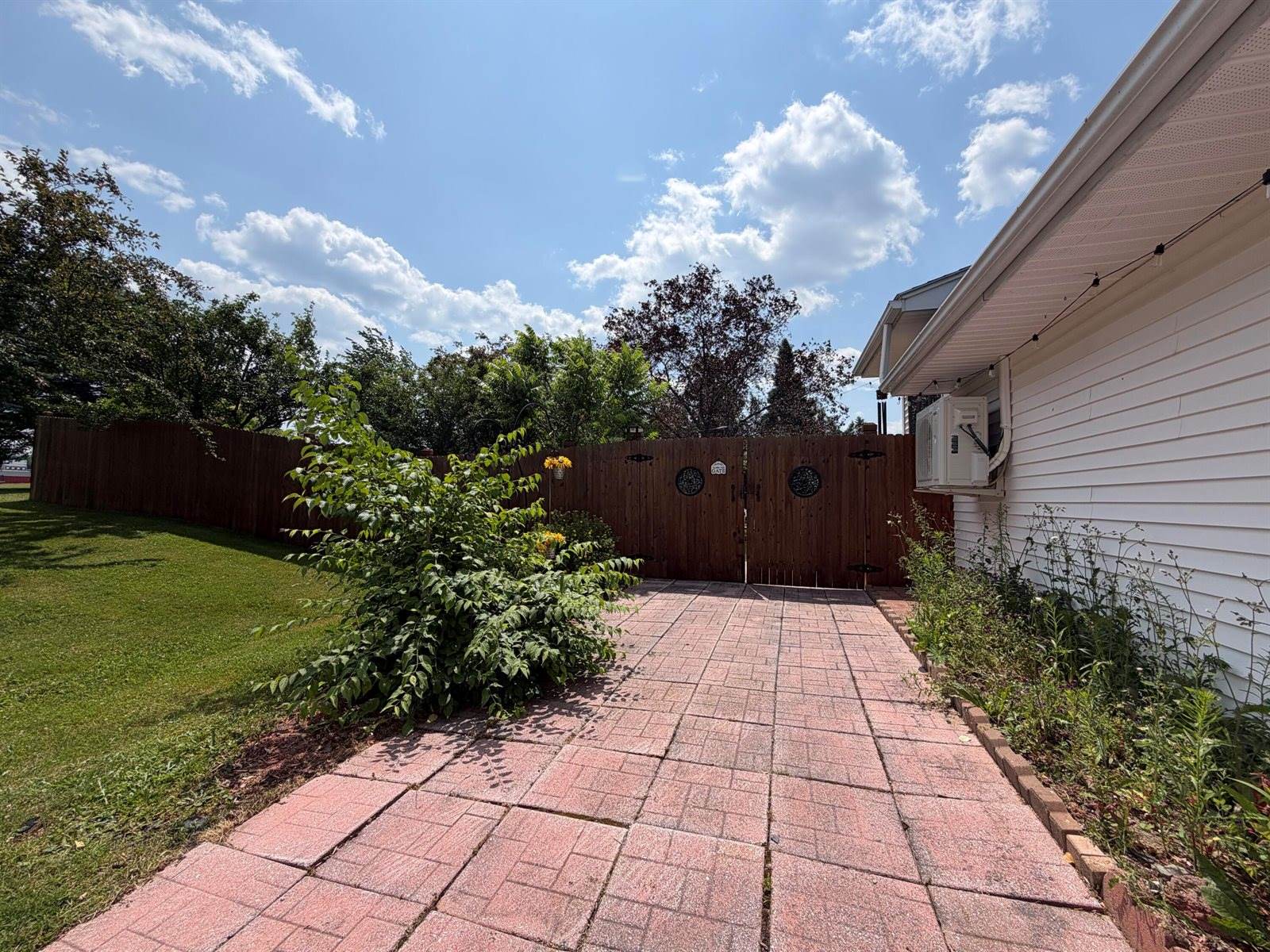 140 26th Avenue, Madawaska, ME 04756