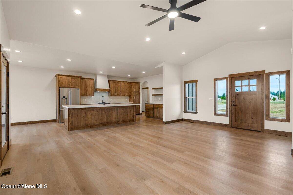 1971 East Yellow Pine Ave, Athol, ID 83801