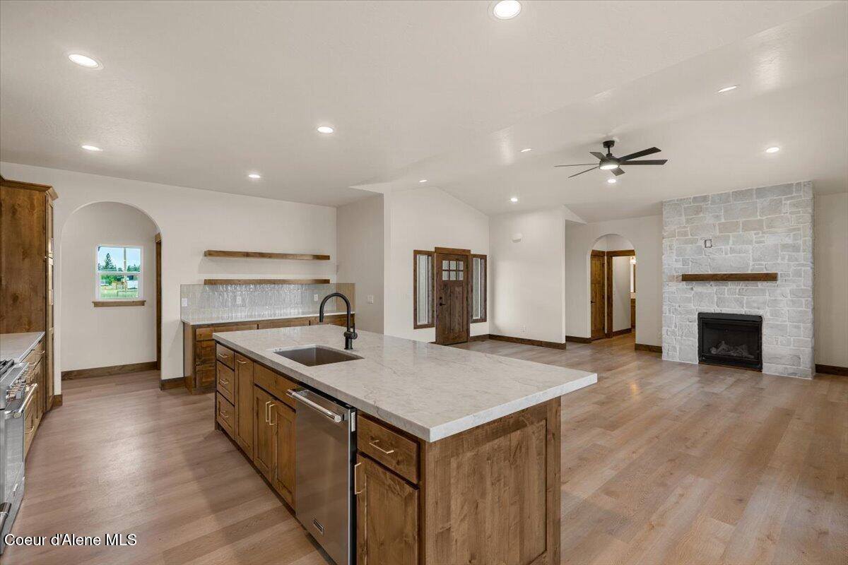 1971 East Yellow Pine Ave, Athol, ID 83801