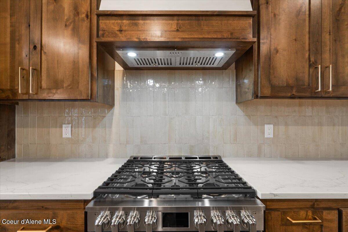 1971 East Yellow Pine Ave, Athol, ID 83801