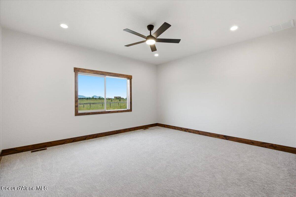 1971 East Yellow Pine Ave, Athol, ID 83801
