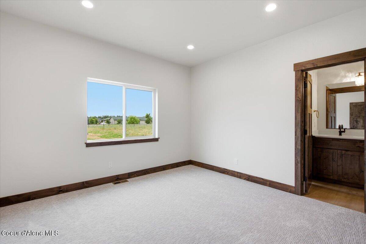 1971 East Yellow Pine Ave, Athol, ID 83801