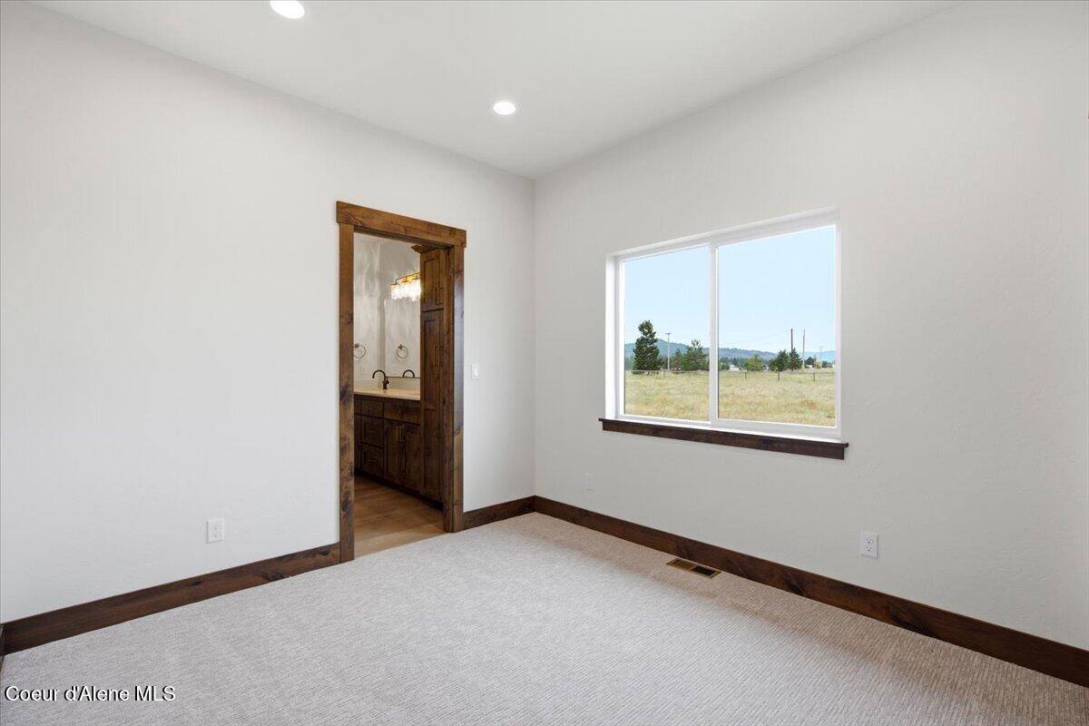 1971 East Yellow Pine Ave, Athol, ID 83801