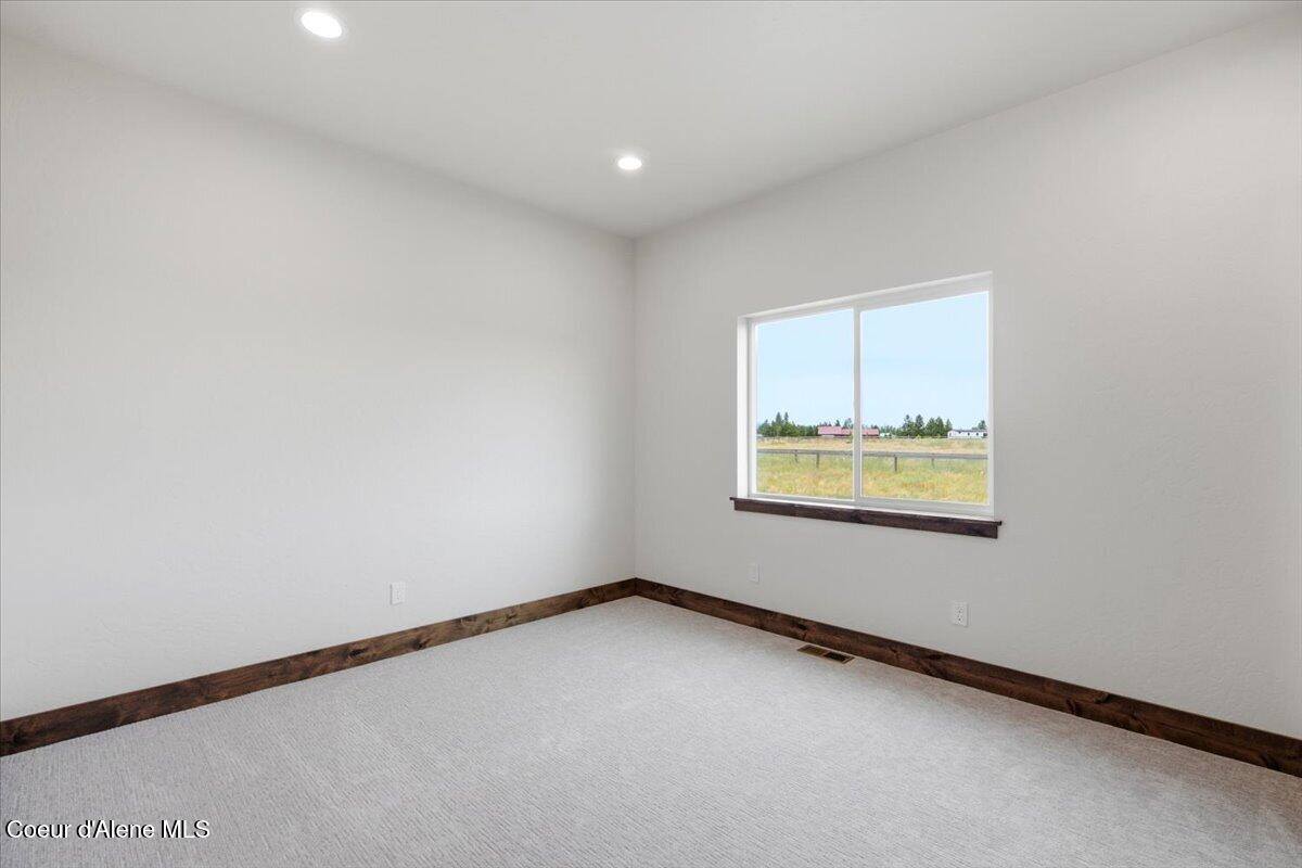 1971 East Yellow Pine Ave, Athol, ID 83801
