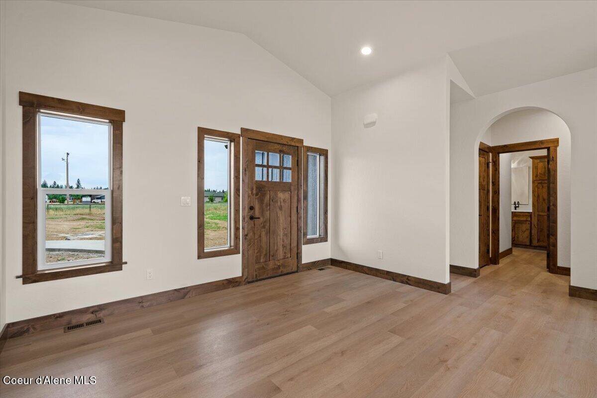1971 East Yellow Pine Ave, Athol, ID 83801